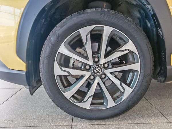 2025-Toyota-Corolla-Cross-18-XR-Hybrid image:18