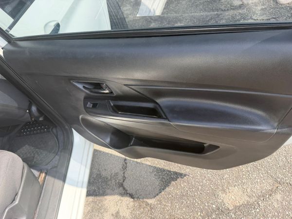 2021-Suzuki-Ertiga-15-GL image:4
