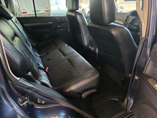 2008-Mitsubishi-Pajero-32-Di-Dc-GLS-Auto image:8