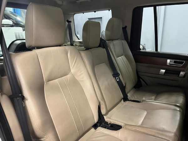 2015-Land-Rover-Discovery-4-30-TD-SD-V6-SE image:10