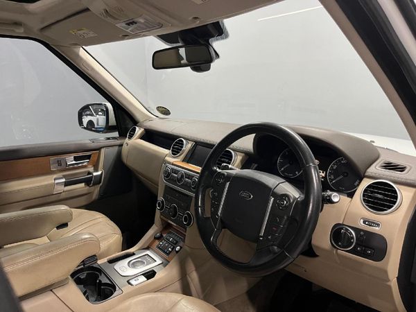 2015-Land-Rover-Discovery-4-30-TD-SD-V6-SE image:13