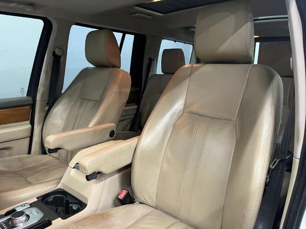 2015-Land-Rover-Discovery-4-30-TD-SD-V6-SE image:18