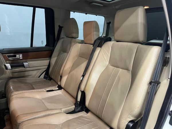 2015-Land-Rover-Discovery-4-30-TD-SD-V6-SE image:20