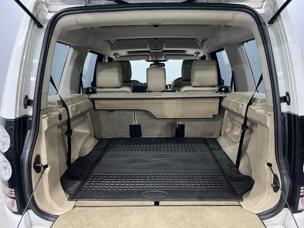 2015-Land-Rover-Discovery-4-30-TD-SD-V6-SE image:7