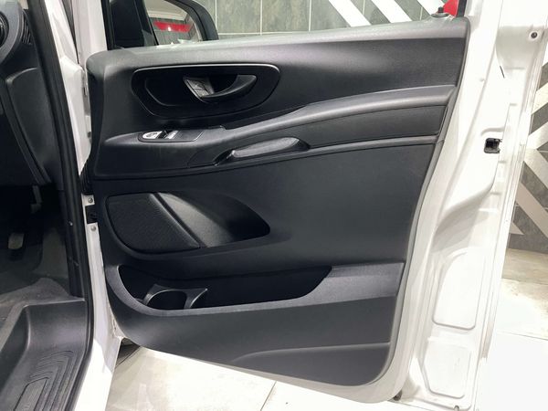 2022-Mercedes-Benz-Vito-116-22-CDI-Tourer-Pro-Auto image:11