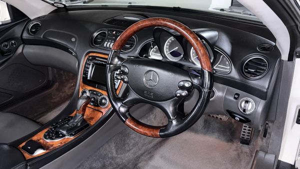 2003-Mercedes-Benz-SL-500 image:14