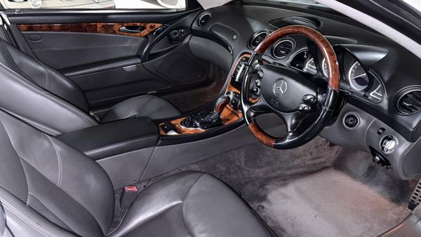 2003-Mercedes-Benz-SL-500 image:16
