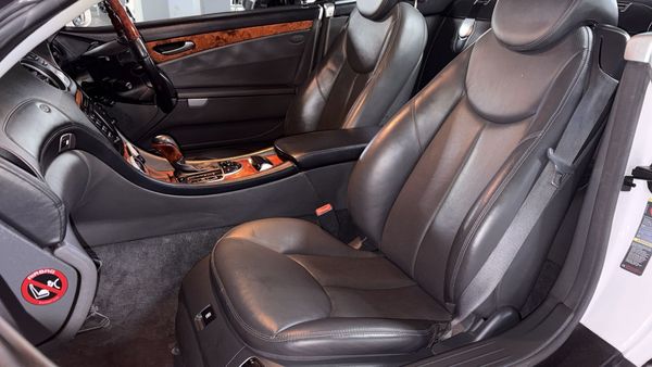 2003-Mercedes-Benz-SL-500 image:24