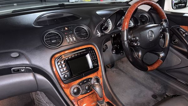 2003-Mercedes-Benz-SL-500 image:26