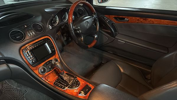 2003-Mercedes-Benz-SL-500 image:27