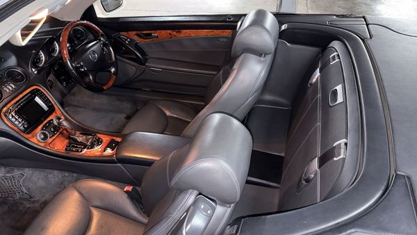 2003-Mercedes-Benz-SL-500 image:30