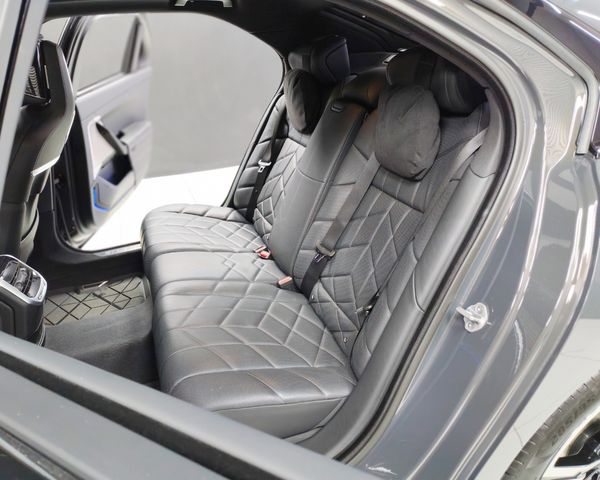 2023-BMW-7-Series-740d-xDrive-M-Sport image:13