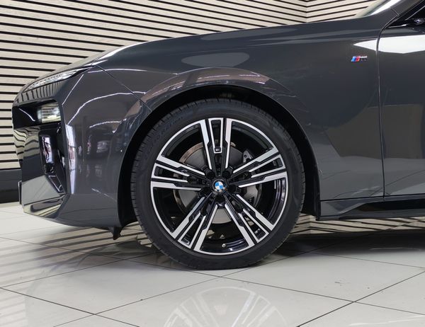 2023-BMW-7-Series-740d-xDrive-M-Sport image:3