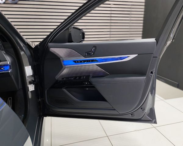 2023-BMW-7-Series-740d-xDrive-M-Sport image:5