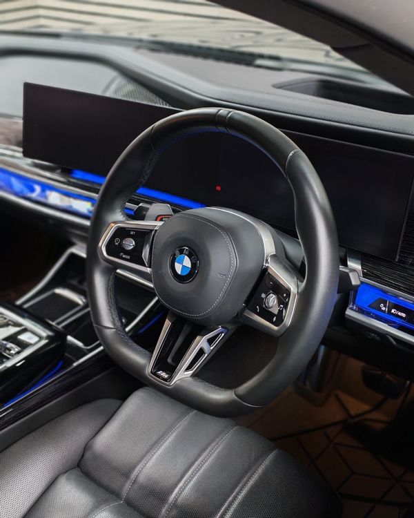 2023-BMW-7-Series-740d-xDrive-M-Sport image:7