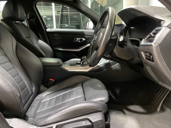 2022-BMW-3-Series-320i-M-Sport image:11