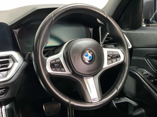 2022-BMW-3-Series-320i-M-Sport image:16
