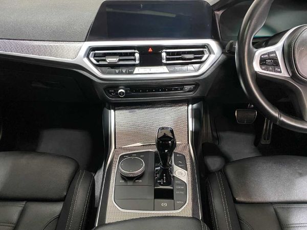 2022-BMW-3-Series-320i-M-Sport image:17