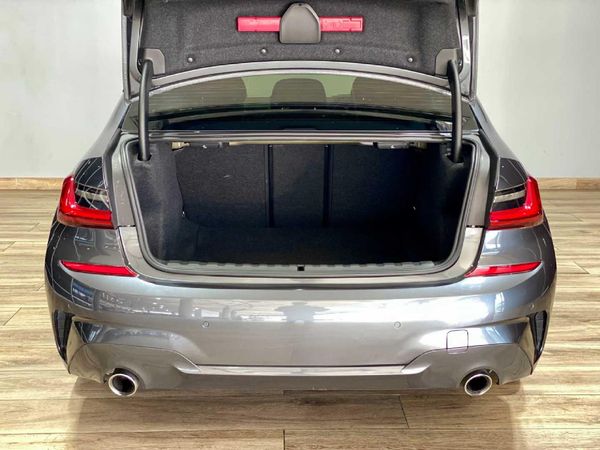 2022-BMW-3-Series-320i-M-Sport image:18