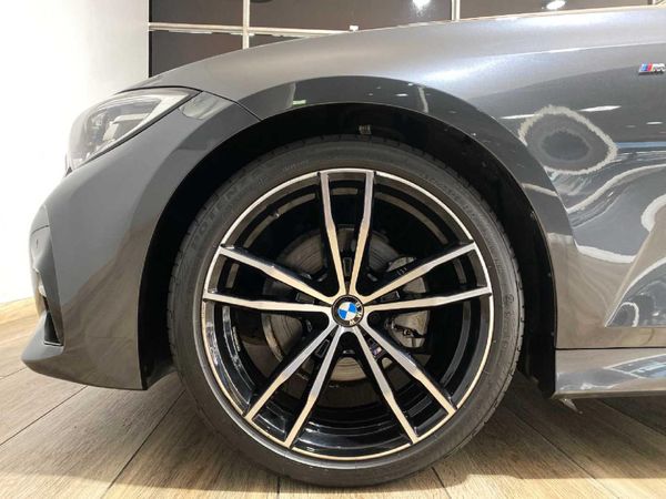 2022-BMW-3-Series-320i-M-Sport image:5