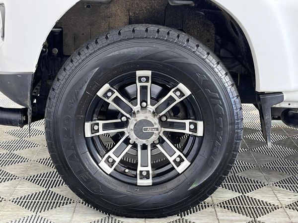 2022-Mahindra-Pik-Up-22-mHawk-S11-Auto-Double-Cab image:2