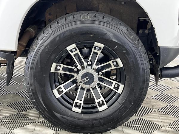 2022-Mahindra-Pik-Up-22-mHawk-S11-Auto-Double-Cab image:3