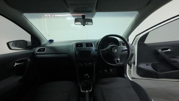 2014-Volkswagen-Polo-16-TDI-Comfortline image:10