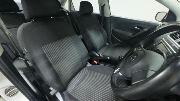 2014-Volkswagen-Polo-16-TDI-Comfortline image:11