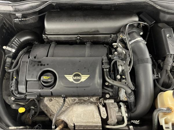 2015-MINI-Paceman-Cooper-S-Auto image:11