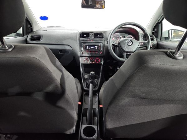2020-Volkswagen-Polo-Vivo-14-Comfortline-5-dr image:9