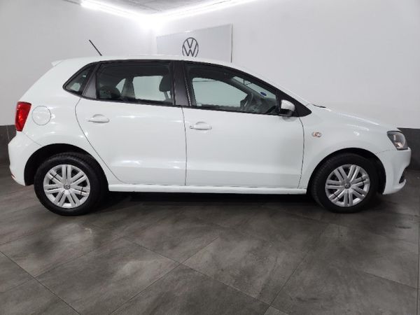 2020-Volkswagen-Polo-Vivo-14-Comfortline-5-dr image:7
