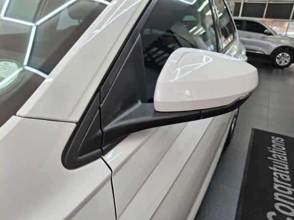 2019-Volkswagen-Polo-10-TSI-Comfortline image:10