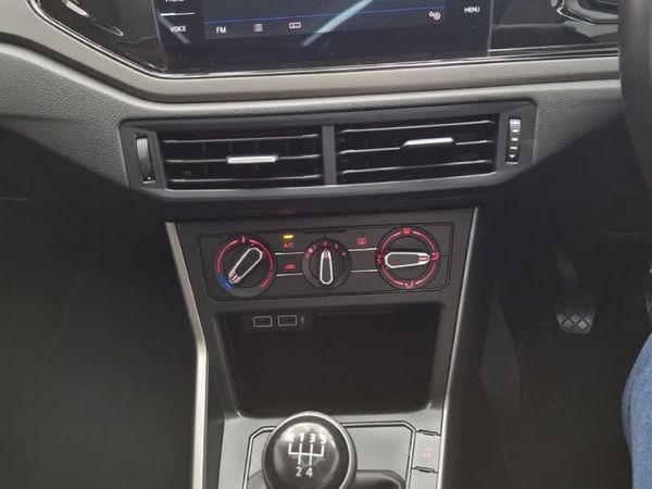 2019-Volkswagen-Polo-10-TSI-Comfortline image:5