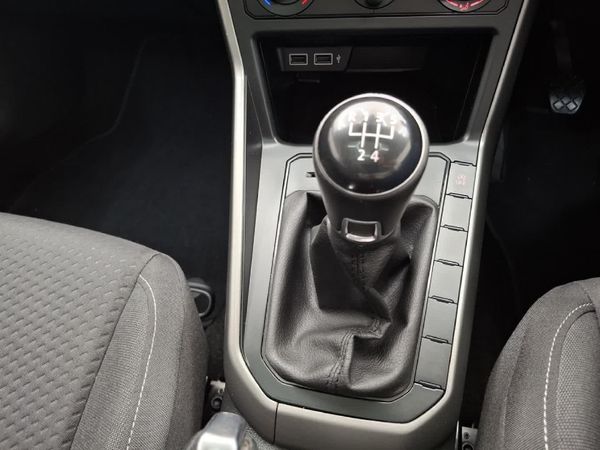 2019-Volkswagen-Polo-10-TSI-Comfortline image:8