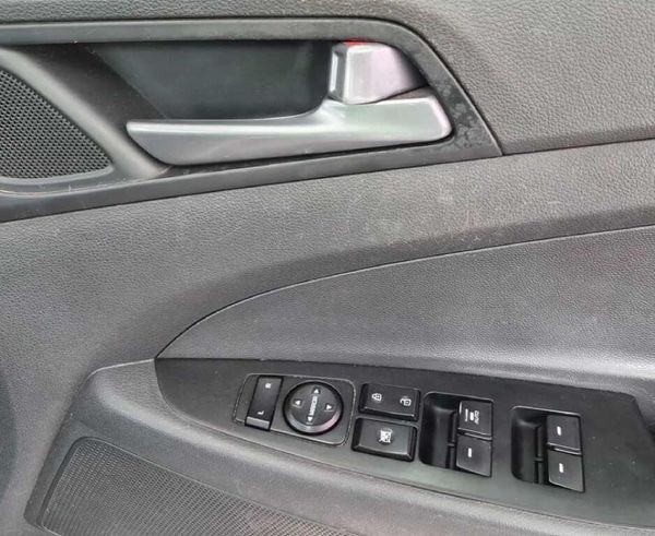 2016-Hyundai-Tucson-20-Premium image:13