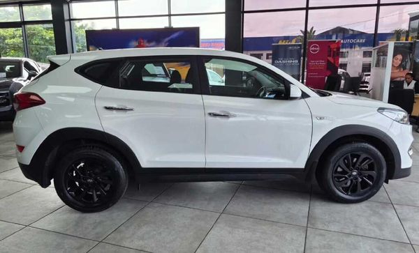 2016-Hyundai-Tucson-20-Premium image:1
