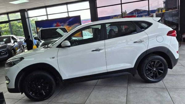 2016-Hyundai-Tucson-20-Premium image:3