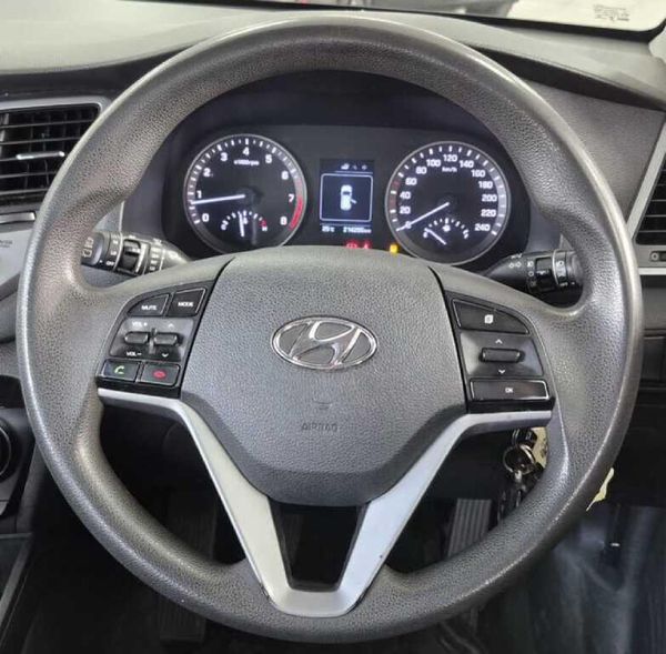 2016-Hyundai-Tucson-20-Premium image:8