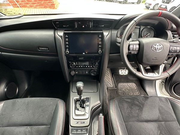 2025-Toyota-Fortuner-28GD-6-4x4-GR-S-Auto image:9