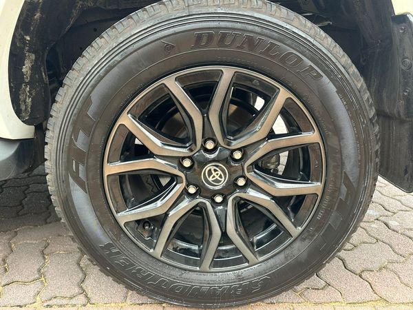 2025-Toyota-Fortuner-28GD-6-4x4-GR-S-Auto image:16