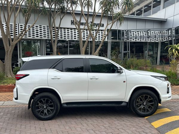2025-Toyota-Fortuner-28GD-6-4x4-GR-S-Auto image:3