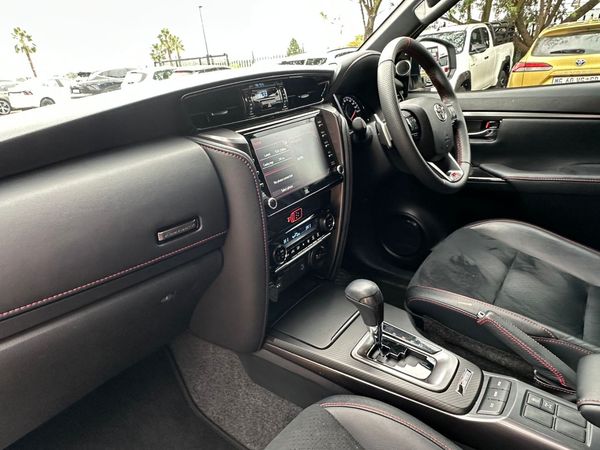 2025-Toyota-Fortuner-28GD-6-4x4-GR-S-Auto image:8