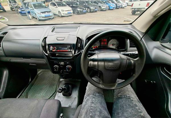 2019-Isuzu-D-Max-250-HO-Fleetside-Safety-Single-Cab image:13