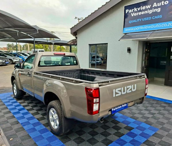 2019-Isuzu-D-Max-250-HO-Fleetside-Safety-Single-Cab image:4