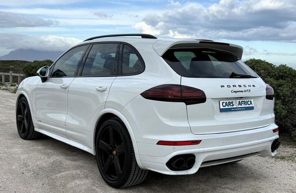 2016-Porsche-Cayenne-GTS-Auto image:4