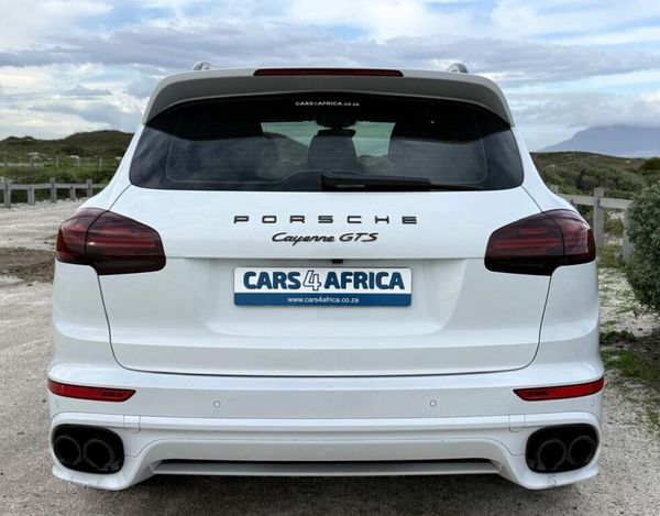 2016-Porsche-Cayenne-GTS-Auto image:5
