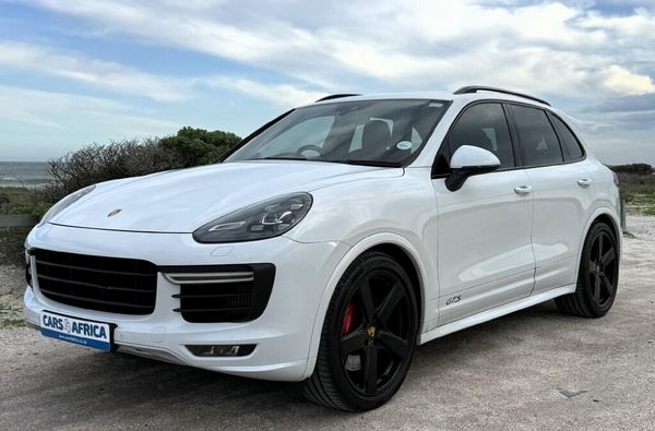 2016-Porsche-Cayenne-GTS-Auto image:7
