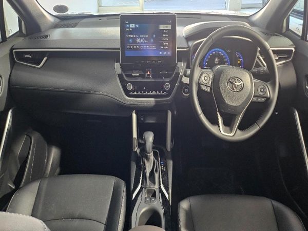 2025-Toyota-Corolla-Cross-18-XS image:7