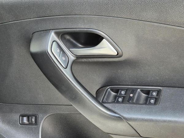 2019-Volkswagen-Polo-GP-14-Trendline image:18