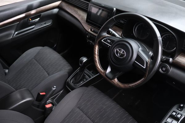 2022-Toyota-Rumion-15-TX-Auto image:4